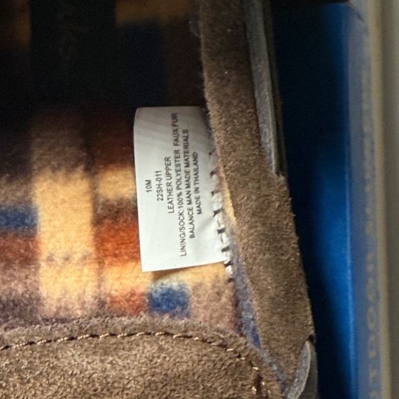 Clarks Men's Size 10 Brown Suede Moccasin Slippers Plaid Lined Indoor/Outdoor - Picture 8 of 9